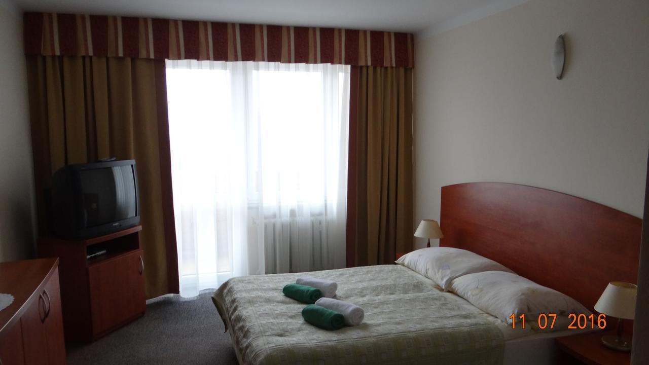 Gwarek Hotel กูโดวาสโดรยจ์ ภายนอก รูปภาพ